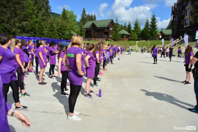 Найбільший в історії України Жіночий рух «За Майбутнє» зібрав десантниць на командно-тренувальні навчання