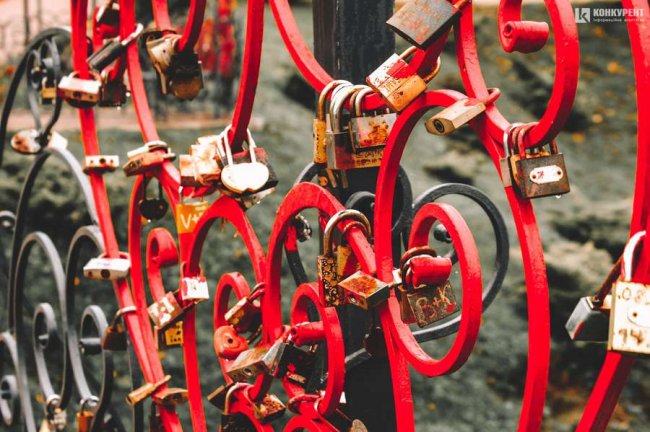 Атмосферні фото осені у луцькому «Сіті Парку»