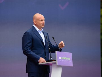 «Ми об’єдналися, щоб помирити українців»: найцікавіше з виступу Ігоря Палиці на з’їзді партії «ЗА Майбутнє»