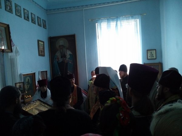 Митрополит Михаїл провів панахиду за загиблими у Волновасі. ФОТО