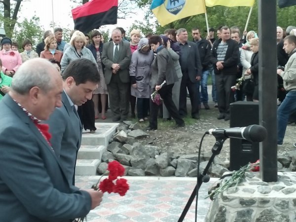 Митрополит Михаїл провів панахиду за загиблими у Волновасі. ФОТО