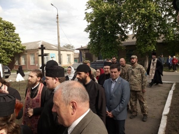 Митрополит Михаїл провів панахиду за загиблими у Волновасі. ФОТО