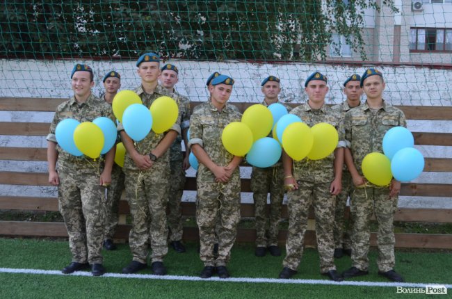 Майбутні захисники: у Луцьку для військових ліцеїстів пролунав перший дзвоник. ФОТО