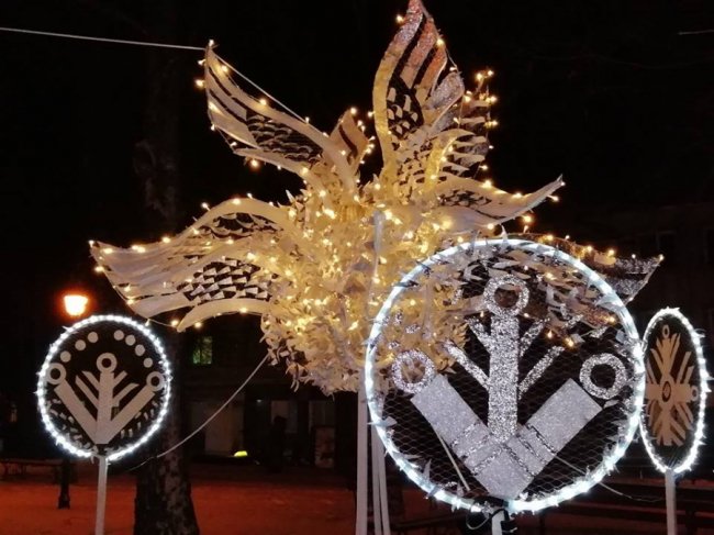 У Луцьку встановили нову святкову ілюмінацію. ФОТО