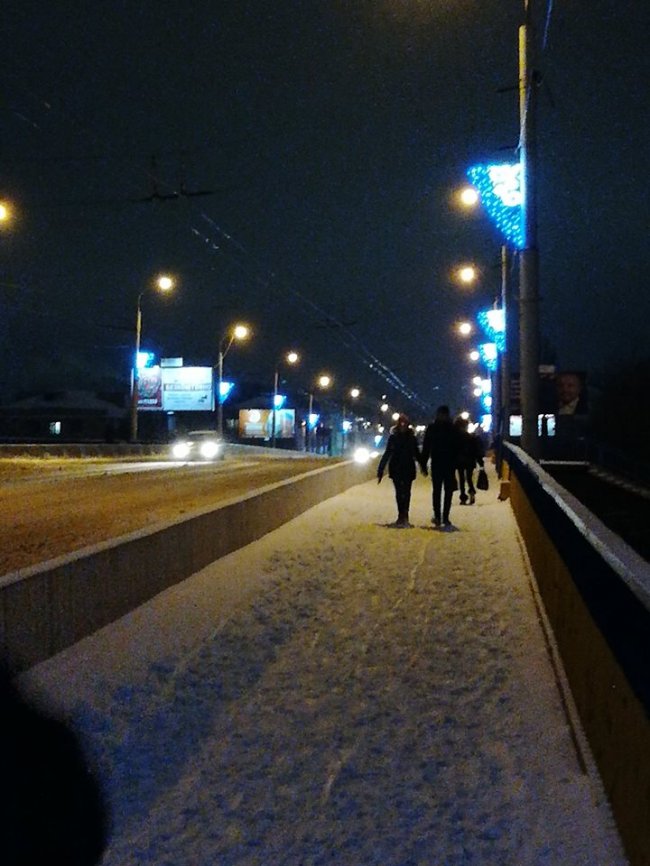 У Луцьку встановили нову святкову ілюмінацію. ФОТО