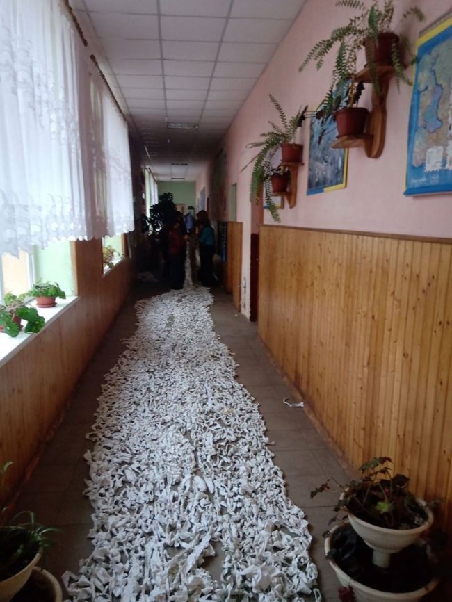 Кожен вузлик зав’язаний з любов’ю: волинські школярі сплели маскувальну сітку для воїнів