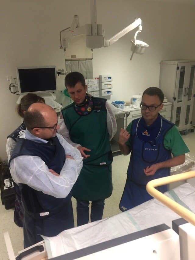 Луцькі лікарі вчилися робити складні операції на головному мозку. ФОТО