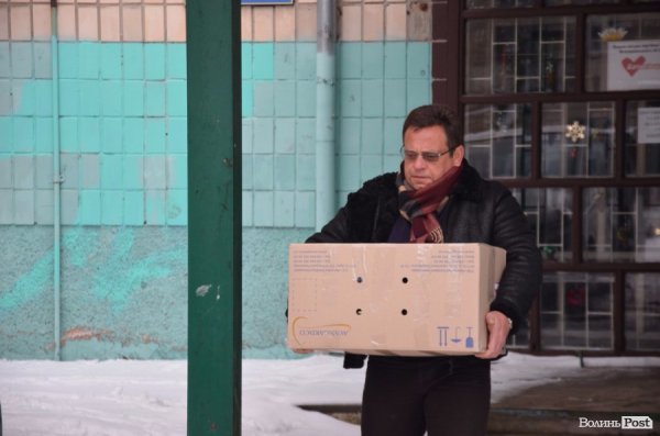 Луцька «Батьківщина» передала на передову смаколики та ремнабори для бійців