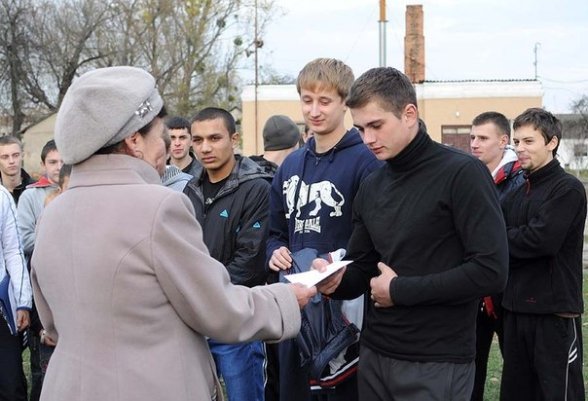«Street Workout» в Ківерцях: віджимання на брусах. ФОТО