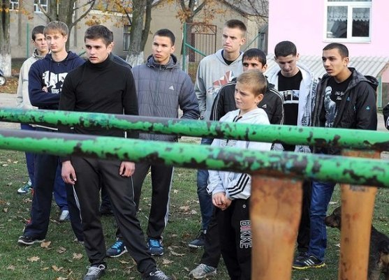 «Street Workout» в Ківерцях: віджимання на брусах. ФОТО
