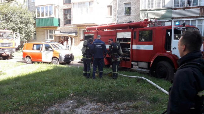 Пожежа у луцькій багатоповерхівці: евакуювали 13 людей. ФОТО