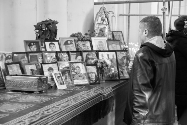 Лучани провели в останню дорогу загиблого Героя Андрія Гурного