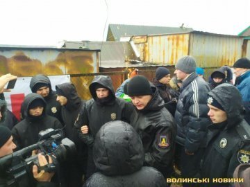 Муніципали знову приїдуть на Старий ринок зносити паркан і ворота 