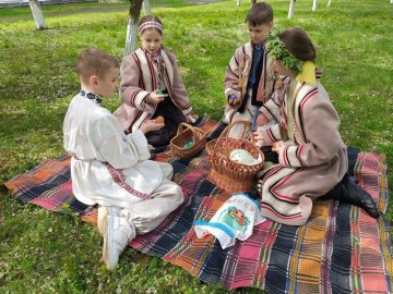 Школярі на Волині відновлюють великодні традиції