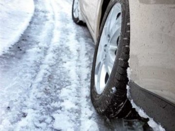 На дорогах ожеледиця – лучан закликають бути обачними