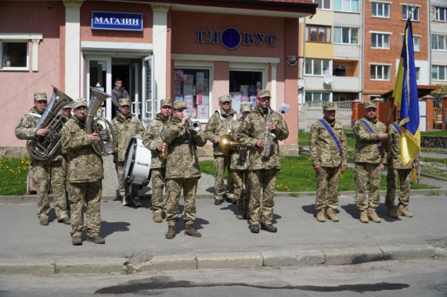 На Волині попрощалися із Героєм Юрієм Ролюком. ФОТО