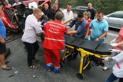Потрійна ДТП на Тернопільщині: загинув лучанин. ФОТО. ВІДЕО
