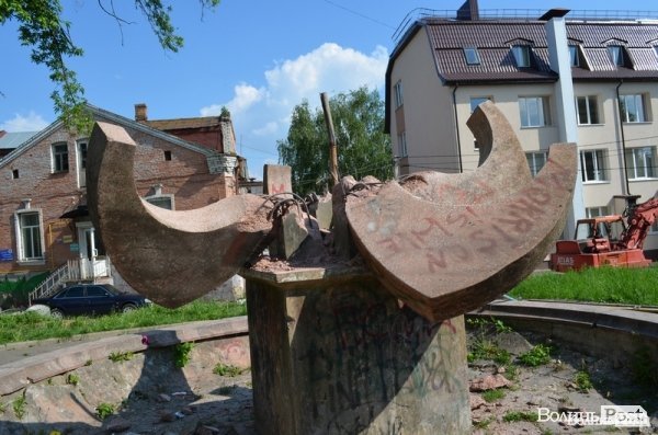 У Луцьку демонтують найстаріший фонтан