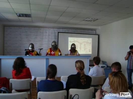 Велолицарі дають прес-конференції напередодні велопробігу 