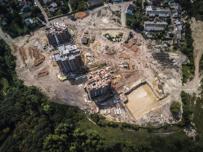 Луцький ЖК «Супернова»: вражаючі фото будівельного майданчика*