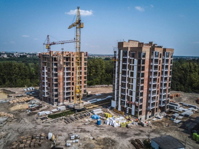 Луцький ЖК «Супернова»: вражаючі фото будівельного майданчика*