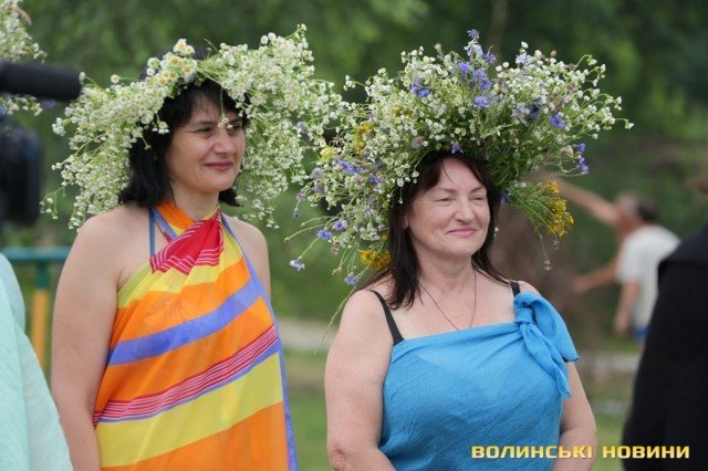 Як у Луцьку на Івана Купала освячували воду у Стиру. ФОТО