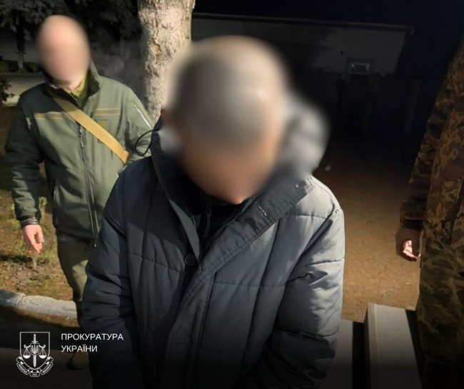 Зламав кістку 60-річному чоловіку при «мобілізації»: на Волині ДБР затримало посадовця ТЦК 