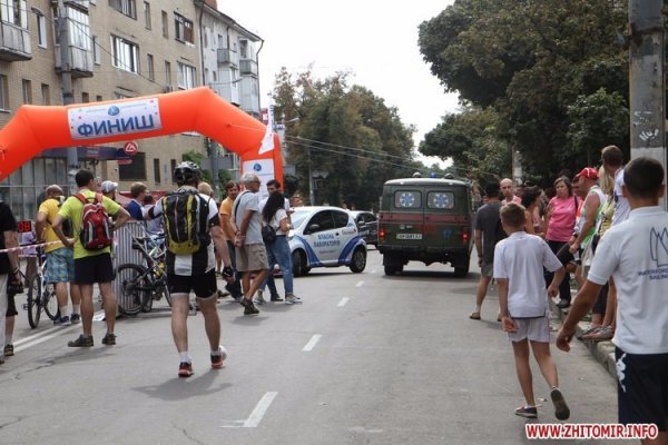 Мер Житомира добігався. ФОТО