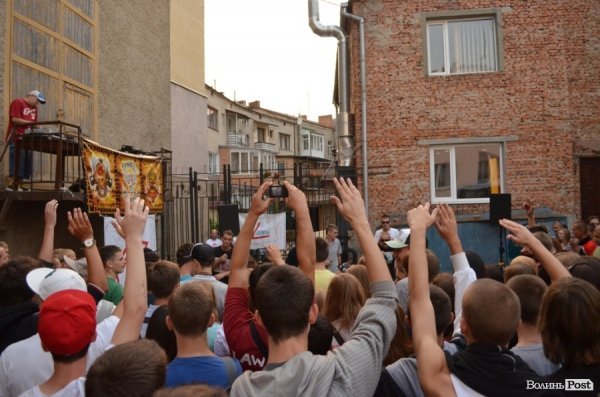 У центрі Луцька влаштували хіп-хоп вечірку. ФОТО  