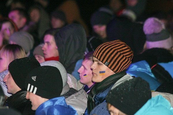 У Луцьку музиканти розважали люд на Євромайдані. ФОТО