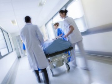 Троє п'яних, дев'ять побитих і 10 новонароджених: як минув тиждень у волинській лікарні