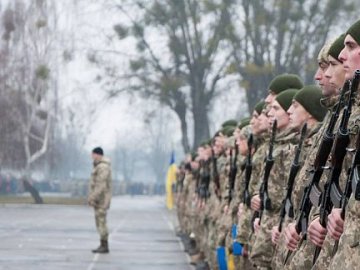 Зеленський підписав указ про призов в армію: тепер – з 18 років