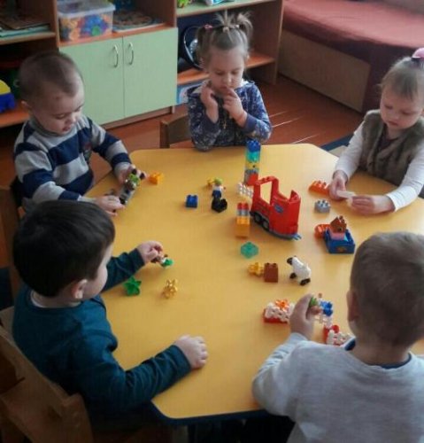 З Данії передали «халявні» ігрові набори LEGO для волинських малюків