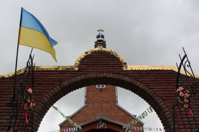 Митрополит Михаїл очолив святкову службу у селі поблизу Луцька. ФОТО