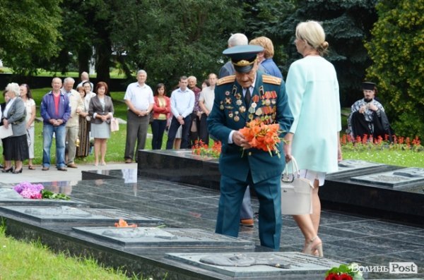 У Луцьку вшанували пам'ять героїв війни. ФОТО