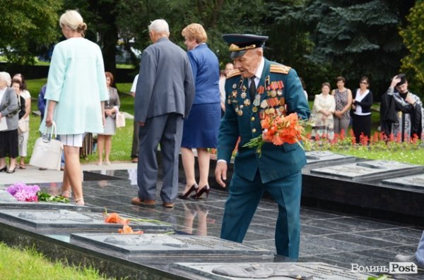 У Луцьку вшанували пам'ять героїв війни. ФОТО