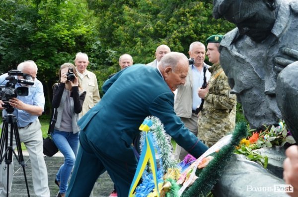 У Луцьку вшанували пам'ять героїв війни. ФОТО