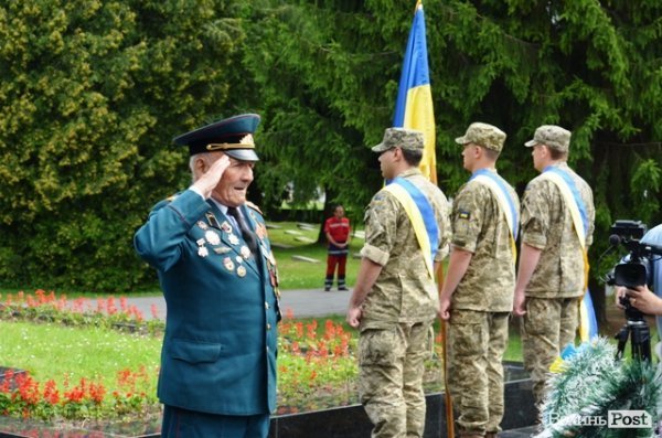 У Луцьку вшанували пам'ять героїв війни. ФОТО