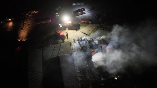 У Луцькому районі горів меблевий цех. ВІДЕО