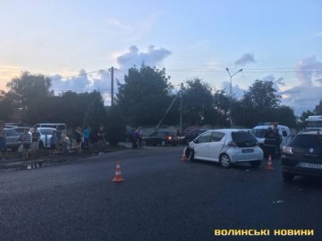 Біля Луцька авто злетіло з дороги на городи