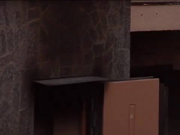 Невідомі помилково підпалили будинок сусіда Царьова. ФОТО. ВІДЕО