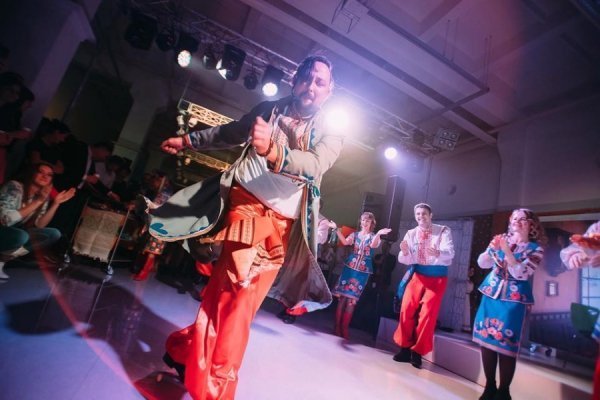 Новорічний корпоратив у Modern-Expo: мандри, танці та мистецтво