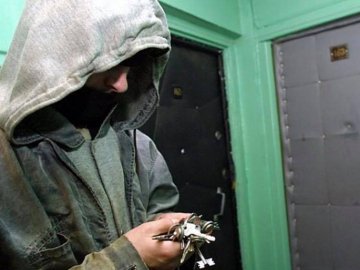 У Луцьку судили рецидивіста, який «обчистив» 8 квартир