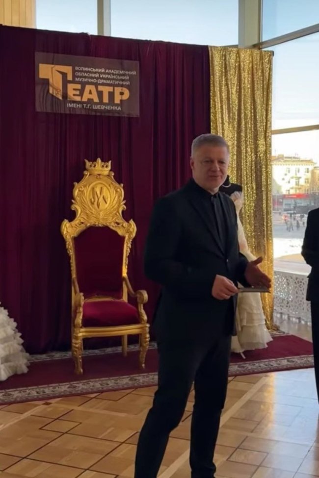 «Життя як театр»: у Луцьку відкрили виставку відомого литовського художника 