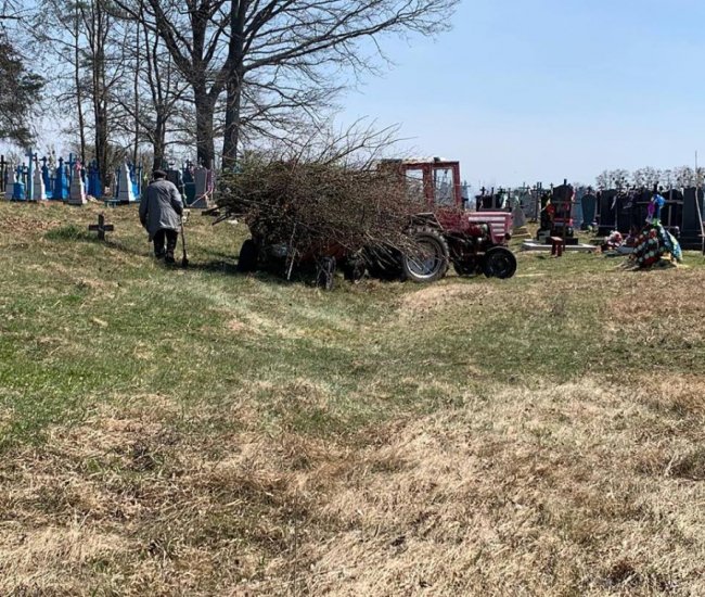 Показали, як порядкують до Великодня у селі на Волині. ФОТО