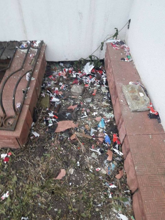 У Луцьку поблизу «Нової пошти» загидили територію. ФОТО