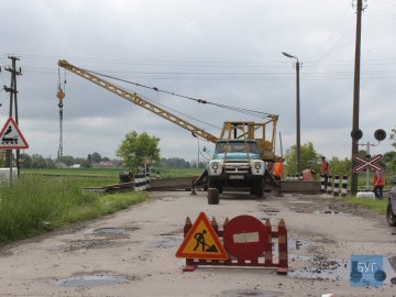 До деяких сіл на Волині неможливо дістатись через ремонт залізничних переїздів