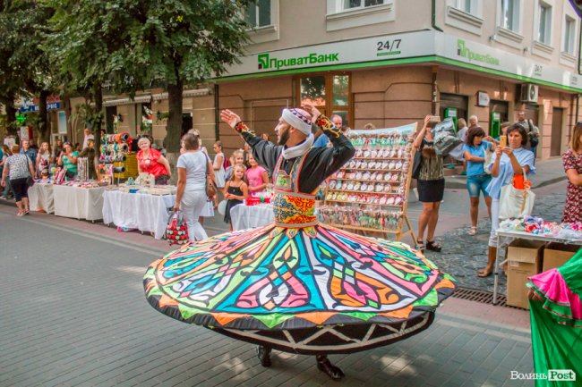 Від Мексики до Індії: грандіозний міжнародний фестиваль стартував у Луцьку. ФОТО