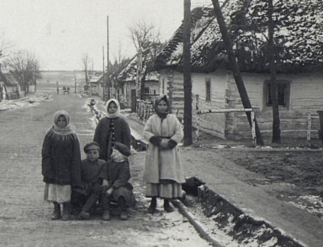 Якими були діти на Волині сотню років тому. РЕТРОФОТО