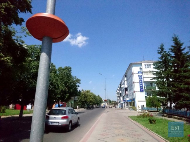 У місті на Волині встановили клумби для вертикального озеленення. ФОТО